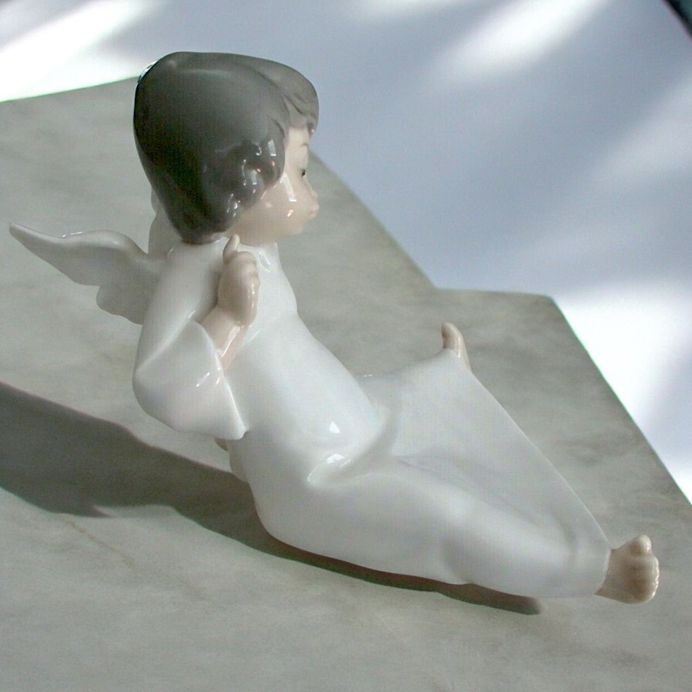 Retired Lladró Cherub Wondering Angel #4962 - Picture 5 of 16